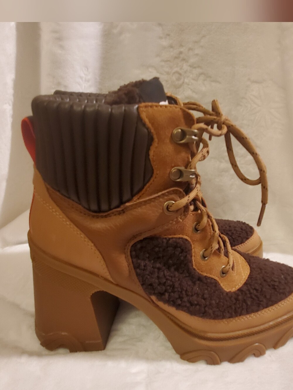 Sorel Brex Heel Cozy Lace Boots 8